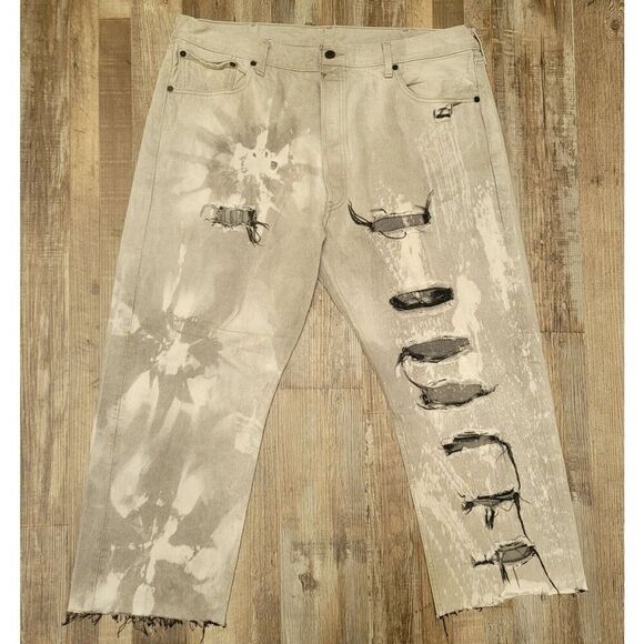 Levis Mens 501 Straight Leg Jeans 42x30 Gray Black Button Fly Distressed - Picture 2 of 7